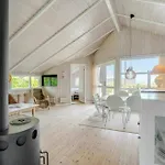 Bright House With Sea View And A Hot Tub On Als Tatil Evi *