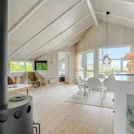 Bright House With Sea View And A Hot Tub On Als 펜션 *